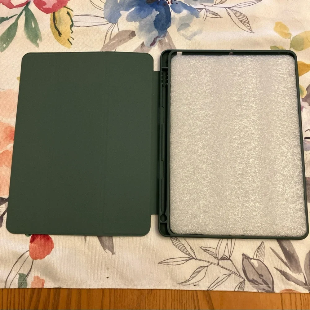 Hunter Green iPad Tablet Cover 7.5x10